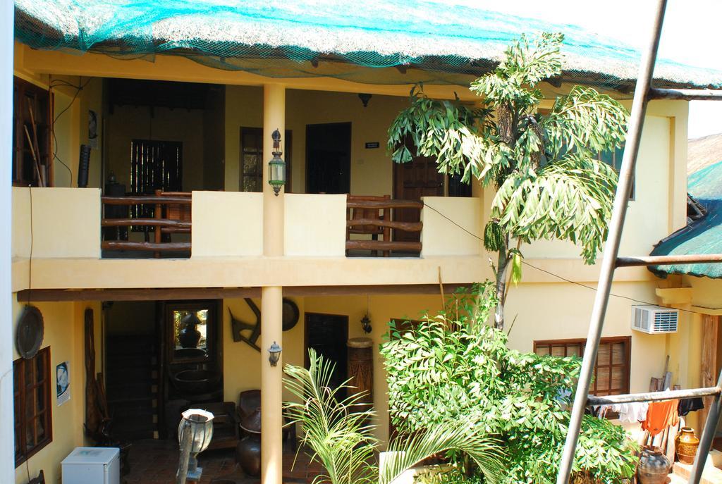 Casa Aviara Resort & Hotel Puerto Galera Exterior foto